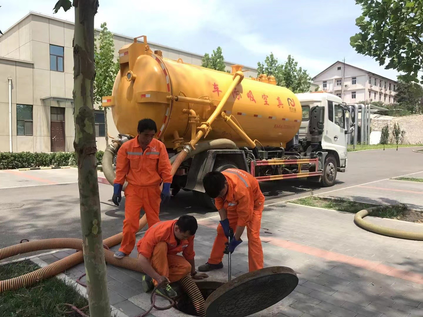 石狮化粪池清理与5-8吨吸粪车施工效率分析